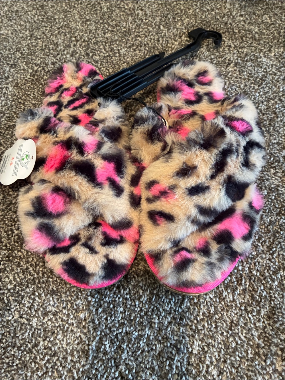 Faux Fur Leopard Print Kids Slippers - Pink size 4/5